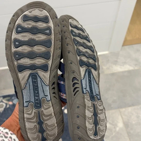 Skechers Navy Strappy Sandals with Multicolor Accent - Picture 2 of 7